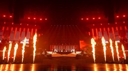 SUPER JUNIOR ตำนานที่ยังคงสร้างตำนานอันยิ่งใหญ่ต่อไป โชว์สุดยอดการแสดงฉลองครบรอบ 20 ปี <SUPER SHOW 10> บัตรหมดทั้ง 2 รอบ รวมผู้ชมกว่า 22,000 คน ครองบัลลังก์ศิลปินเกาหลีวงแรกที่สามารถจัดคอนเสิร์ตในประเทศไทยได้ติดต่อกันเป็นครั้งที่ 10!